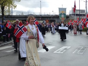 Lots of beautiful bunads