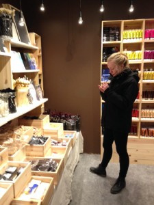 Anya checking out brushees