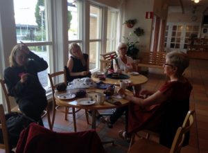 Yarn, pie, and conversation makes for a good evening!